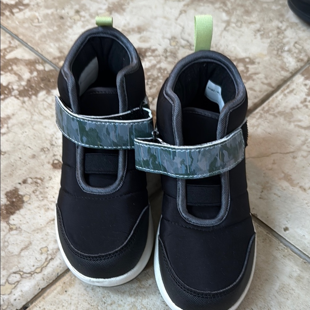 Black and Green Kids Snow Shoes